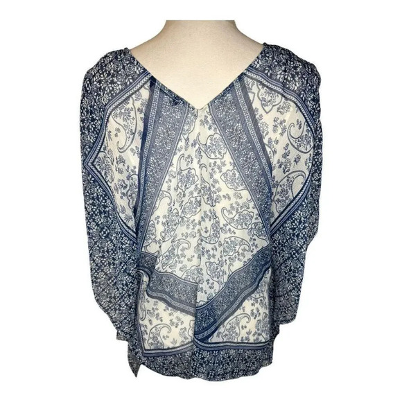 Blue Paisley Print V Neck Kimono Sleeve‎ Blouse Top NWOT - Picture 2 of 4